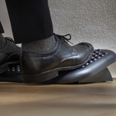 ✅ NGS Footnest Repose-pieds ergonomique et réglable en hauteur - Inclinaison de 0º à 15º - Large surface d'a en stock
