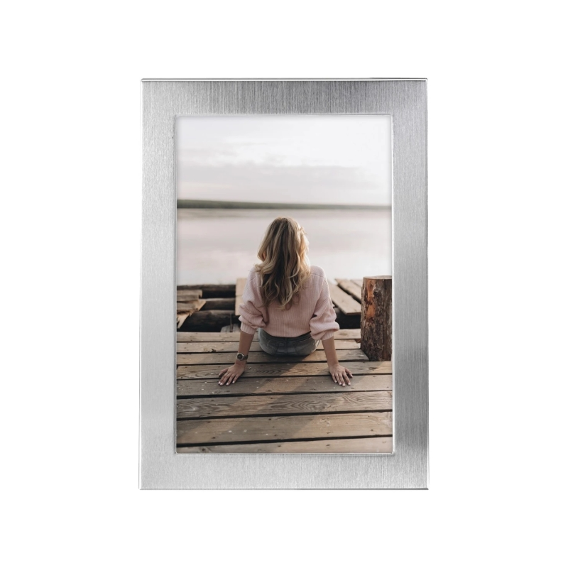 Cadre photo Hama Riva 10x15cm - Format portrait - Aluminium - 11,7x16,9x1,5cm - Couleur argent