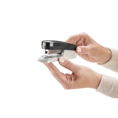 Agrafeuse de bureau Novus Evolution E 20 + boîte de 200 agrafes - 24 h/24 et 6 j/7 - Jusqu'à 20 feuilles - Ouverture, fermeture