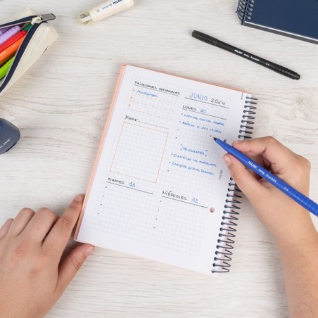 Cahier à Spirale Série Milan 1918 Format A5 Grille 5x5mm - 80 Feuilles de 95 gr/m2 - Microperforé, 2 Trous - Coloris Bleu