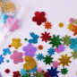 Apli Lot de 450 formes adhésives pailletées en EVA – Étoiles, cœurs, fleurs et papillons – Épaisseur 2 mm – Fermeture éclair