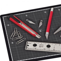 Planche à découper PVC Apli A3 - Antidérapante - Auto-cicatrisante - Impression Grise - Qualité Supérieure - Ultra-résistante