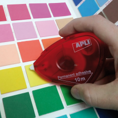 Applicateur d'adhésif double face Apli 8 mm x 10 m - Facile à utiliser - Adhésif puissant - Idéal pour les travaux manuels et