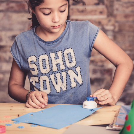 Apli Snowflake Punch - Figure 25,4 mm - Perce le papier, le carton, le carton et le caoutchouc Eva jusqu'à 2 mm - Reste le