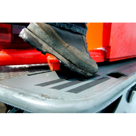 Tesa Ruban Adhésif Antidérapant 25mm x 5m - Extrêmement Solide et Durable - Très Forte Adhérence - Se Découpe à la Main