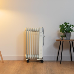 Radiateur à bain d'huile Cecotec ReadyWarm 7000 Space avec 7 modules de 150 x 580 mm - 1500 W - Chauffe jusqu'à 15 m² - 3