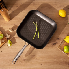 Poêle carrée Cecotec Polka Fantasy Grill argentée 28 cm - Aluminium forgé - Poignée en acier inoxydable - Antiadhésive - Sans
