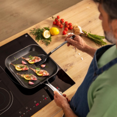 Poêle carrée Cecotec Polka Fantasy Grill argentée 28 cm - Aluminium forgé - Poignée en acier inoxydable - Antiadhésive - Sans