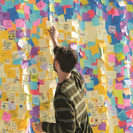Cube Post-It de 450 notes autocollantes repositionnables - Forme carrée - 76 x 76 mm - Couleurs assorties