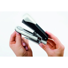 Agrafeuse de bureau Novus Stabil avec arrache-agrafes - Capacité d'agrafage : 30 feuilles - Agrafes 24/6 ou 26/6 - Fonctions : o