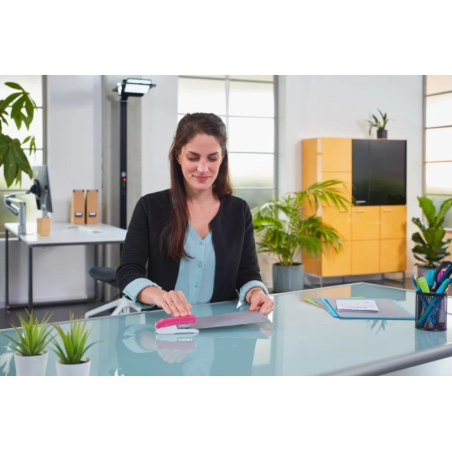 Agrafeuse de bureau Novus Evolution E15 Fresh - Jusqu'à 15 feuilles - Agrafage serré et par tapotement - Comprend 200 agrafes n°