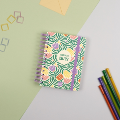 Agenda scolaire Finocam Cosmo Cart 26/27 en catalan - 1 jour par page - Format 8º - 120 x 169 mm - Couverture cartonnée lignée -
