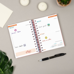 Agenda scolaire Finocam Cosmo Flex 26/27 en catalan - 1 jour par page - Format 8vo - 120 x 169 mm - Couverture en polypropylène
