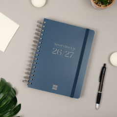 Agenda scolaire Finocam Cosmo Flex 26/27 en catalan - 1 jour par page - Format A4 - 155 x 212 mm - Couverture en polypropylène -