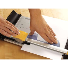 Cisaille à rouleau Fellowes pour usage modéré - Longueur de coupe 380 mm - Capacité de coupe pour 10 feuilles (80 Gr) - Mécanism