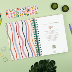 Agenda scolaire Finocam Moniquilla 26/27 - 1 jour par page - Format E10 - 155 x 212 mm - Couverture rigide - Papier 80 g/m² - Sp