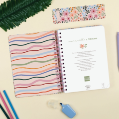 Agenda scolaire Finocam Moniquilla 26/27 en catalan - 1 jour par page - Format E10 - 155 x 212 mm - Couverture rigide - Papier 8