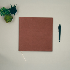 Livre d'or Finocam pour événements - 80 feuilles - 250 x 250 mm - Papier ivoire 120 g/m² - Couverture en similicuir - Marron