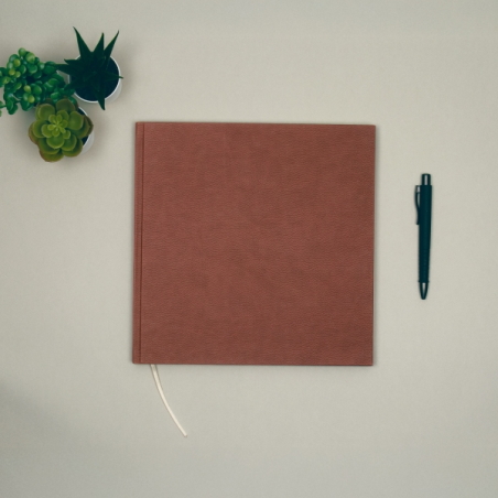Livre d'or Finocam pour événements - 80 feuilles - 250 x 250 mm - Papier ivoire 120 g/m² - Couverture en similicuir - Marron