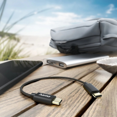 Câble USB-C mâle Hama - Puissance maximale 60 W - Longueur 0,2 m - Vitesse jusqu'à 480 Mbit/s - Plaqué or - Noir