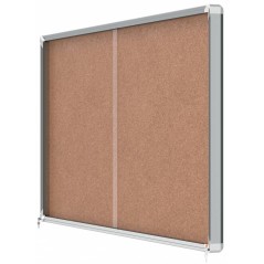 Vitrine à portes coulissantes Nobo Premium Plus fond en liège 27x4 nat