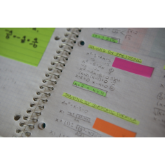 Distributeur d'index Post-It avec 100 marqueurs d'index repositionnables - Forme rectangulaire - Couleurs assorties