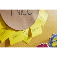 Post-It Pack de 6 blocs de 100 notes autocollantes recyclées - Forme rectangulaire - 51 x 38 mm - Jaune clair