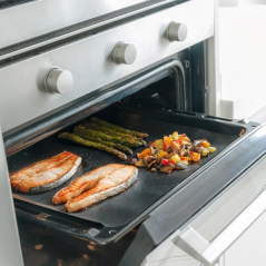 Lot de 2 tapis de cuisson pour four et barbecue Innovagoods - Réutilisables - Lavables au lave-vaisselle - Résistance à la