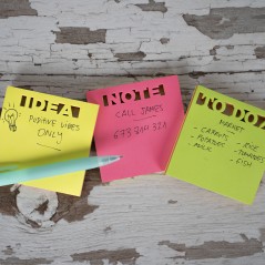 ✅ Apli Notes Adhésives perforées "IDEA" - 75x75mm Bloc 75 Feuilles - 3 Couleurs Fluorescentes Assorties - cou en stock