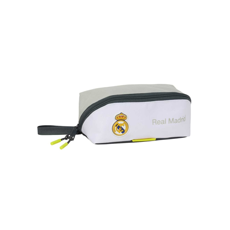 Trousse Real Madrid 2,2L noir blanc fermeture éclair 20x8x8 cm Trousse Real Madrid 2,2L noir blanc fermeture éclair 20x8x8 cm