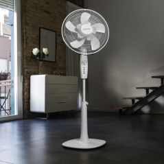Ventilateur sur pied blanc