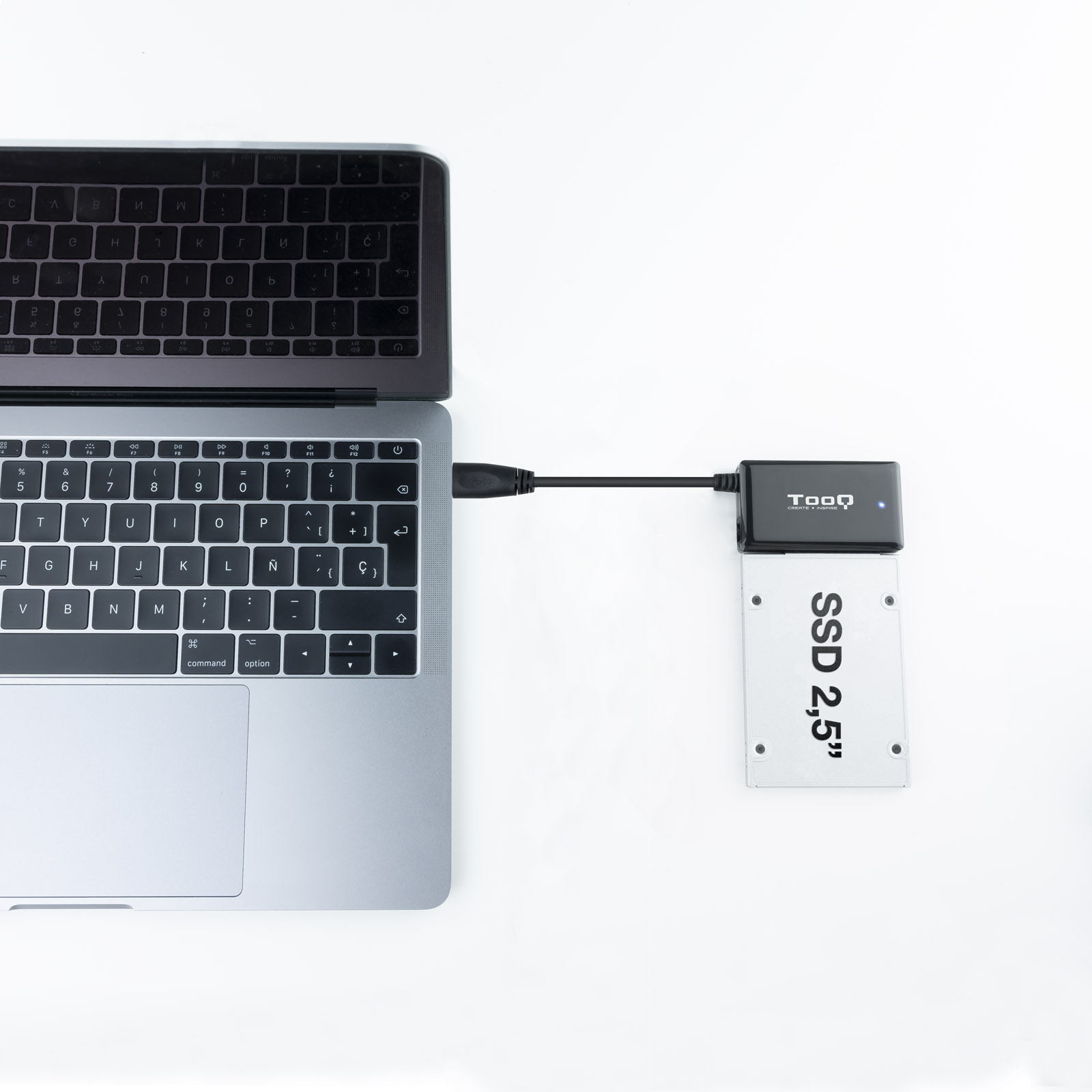 Adaptateur Tooq USB 3.0 USB-A vers SATA pour disques durs 2,5" et 3.5 ? avec chargeur - couleur noire