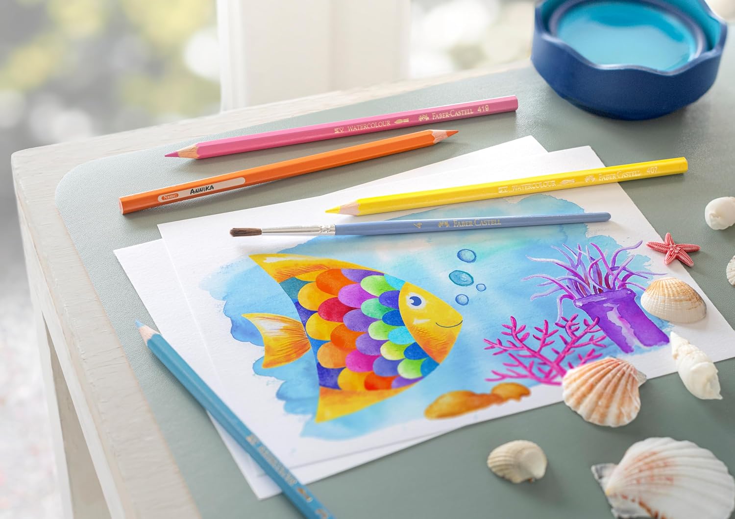 Faber-Castell Classic Color Crayons Aquarelle Paquet de 48 Crayons de Couleur Aquarelle Hexagonaux + Pinceau - Résistance à la Casse - Couleurs Assorties