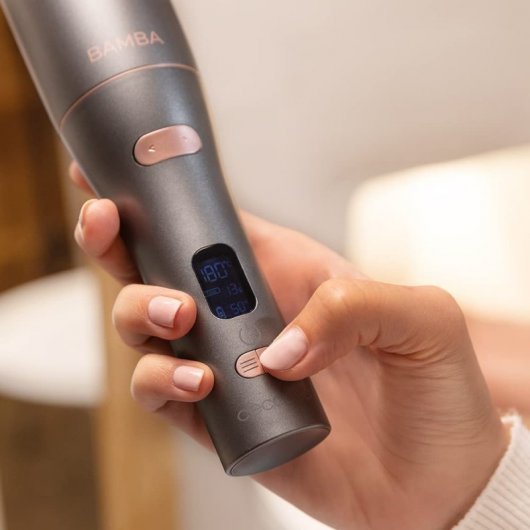 Fer à boucler sans fil Cecotec Bamba SurfCare 750 Travel Magic Waves - Céramique - Réglage de la température et du temps - Ecran LCD - Autonomie 50min - Sac thermo-résistant