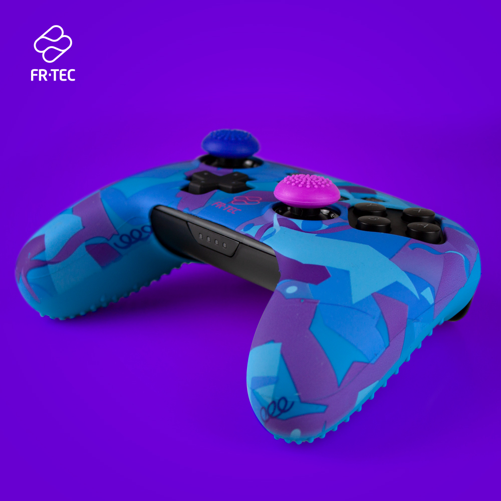 FR-TEC Coque en Silicone + Poignées pour Joysticks Kit Personnalisé Peau de Lama pour Manette Nintendo Switch Pro - Peau de Camouflage - Différentes Couleurs