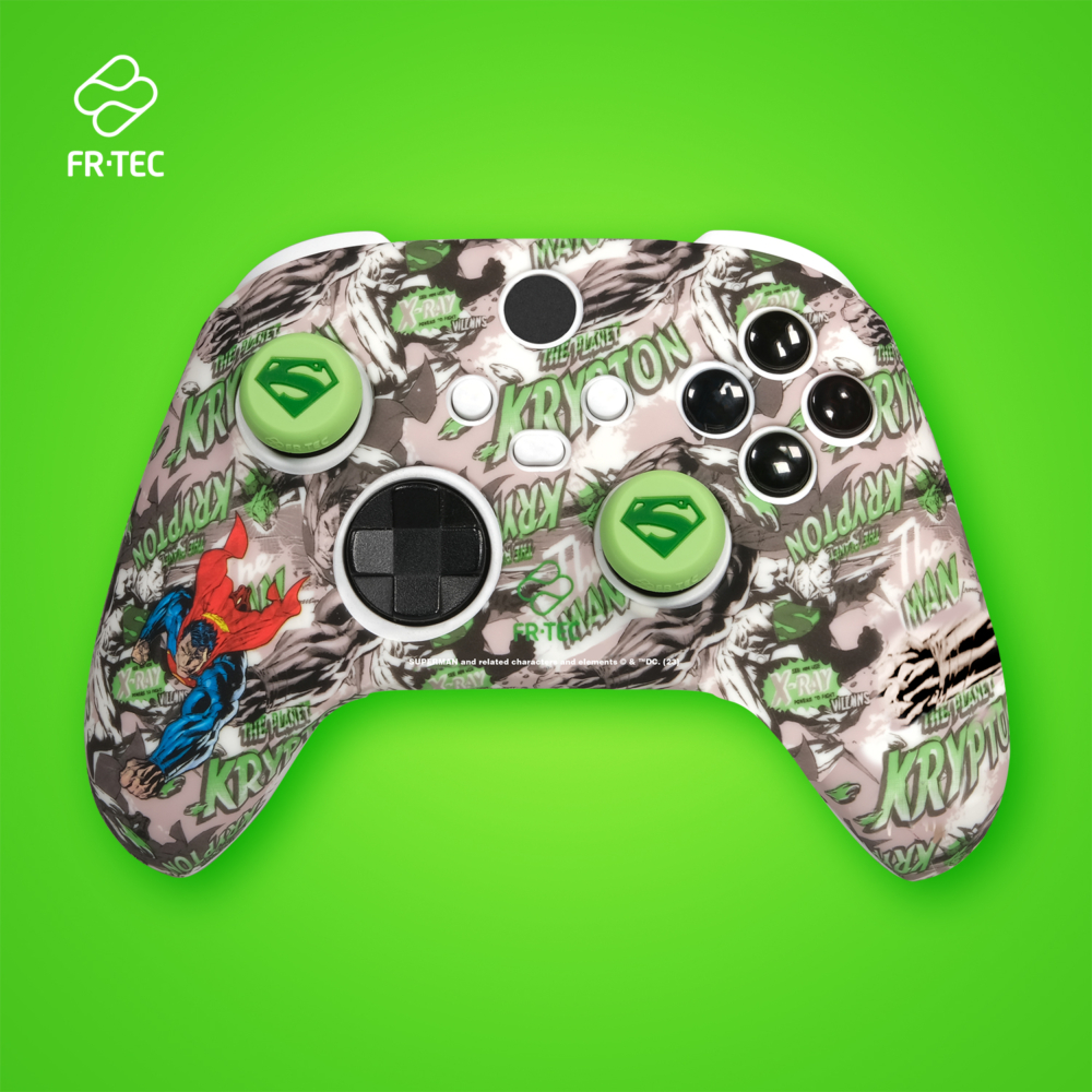 FR-TEC Ensemble silicone et grip pour manette Xbox Series X/S - Esthétique Kryptonite - Coque en silicone velouté - Poignées avec logo Superman - Différentes couleurs