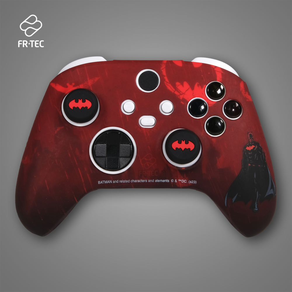 FR-TEC Lot de Coque en Silicone Lisse et Velouté + Grips pour Manette Xbox Series X/S - Design Batman - Grips avec Logo Batman en Relief pour une Meilleure Adhérence - Couleur Rouge