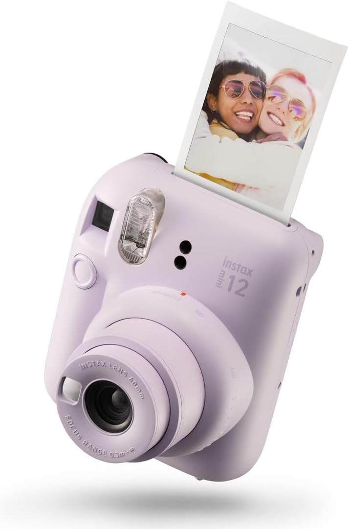Fujifilm Pack Best Memories Instax Mini 12 Appareil photo instantané violet lilas + Film Instax Mini 10 unités. + 3 Cadres Photo - Taille de l'image 62x46 mm - Flash Auto - Exposition Automatique - Mini Miroir pour Selfies - Mode Gros Plan
